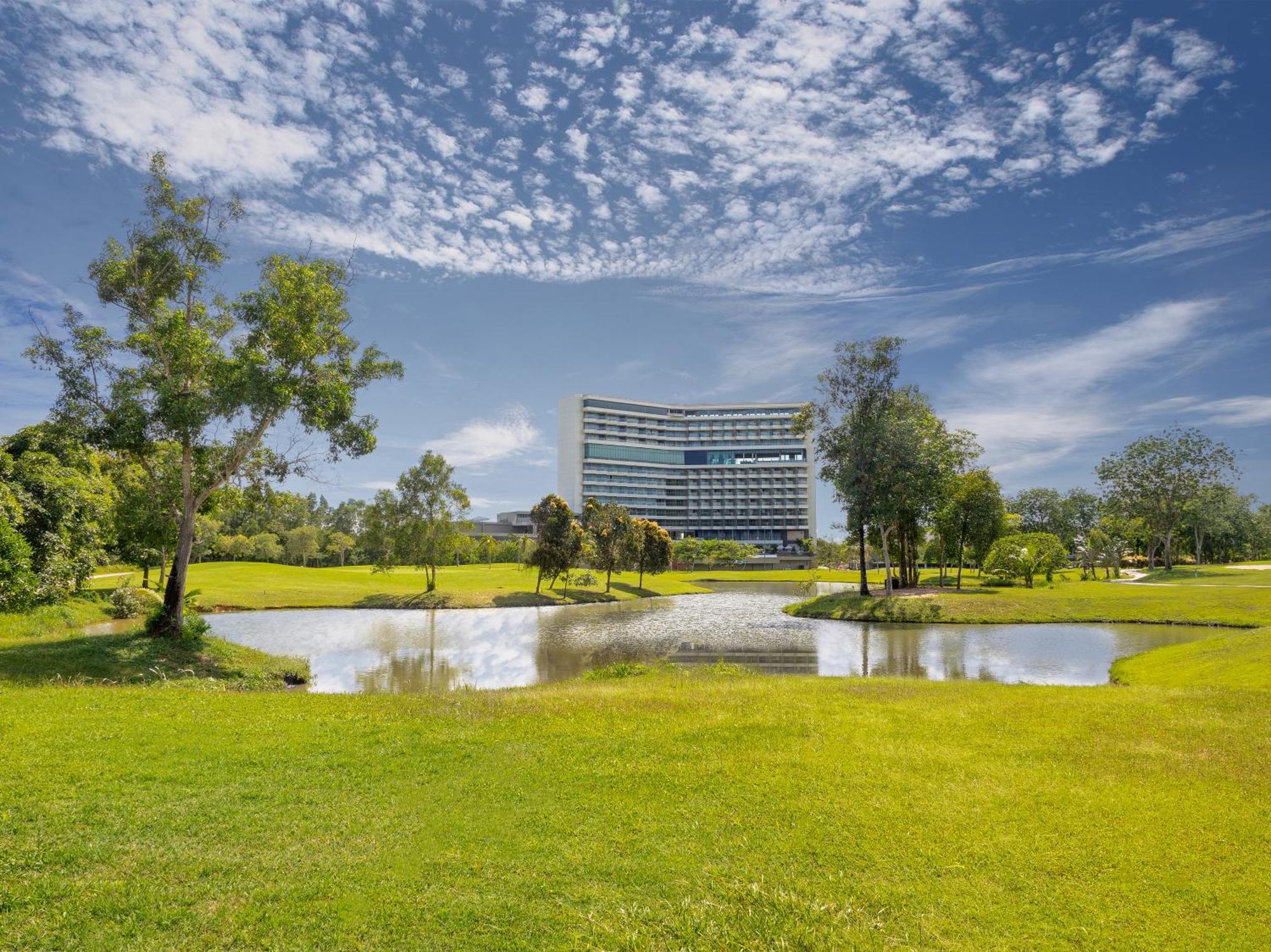 Radisson Golf & Convention Center Batam Hotel Exterior photo